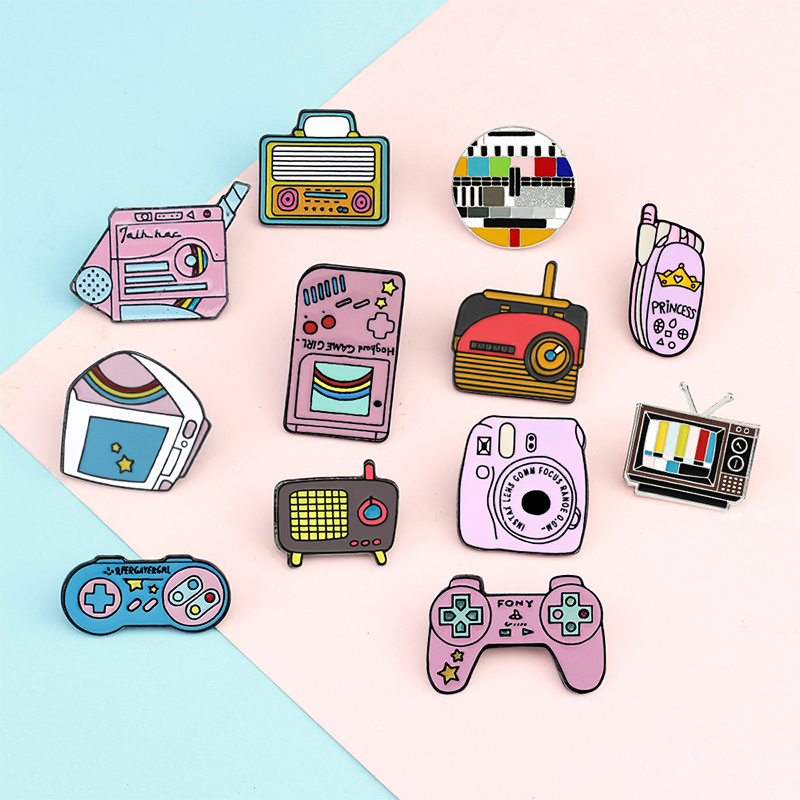 Collectible Vintage Brooches - Vintage Game Enamel Pins Collections 90s