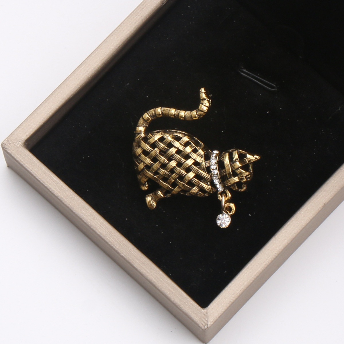 Ornate Woven Cat Brooch Collec - Collectible Vintage Brooches recensie en prijs