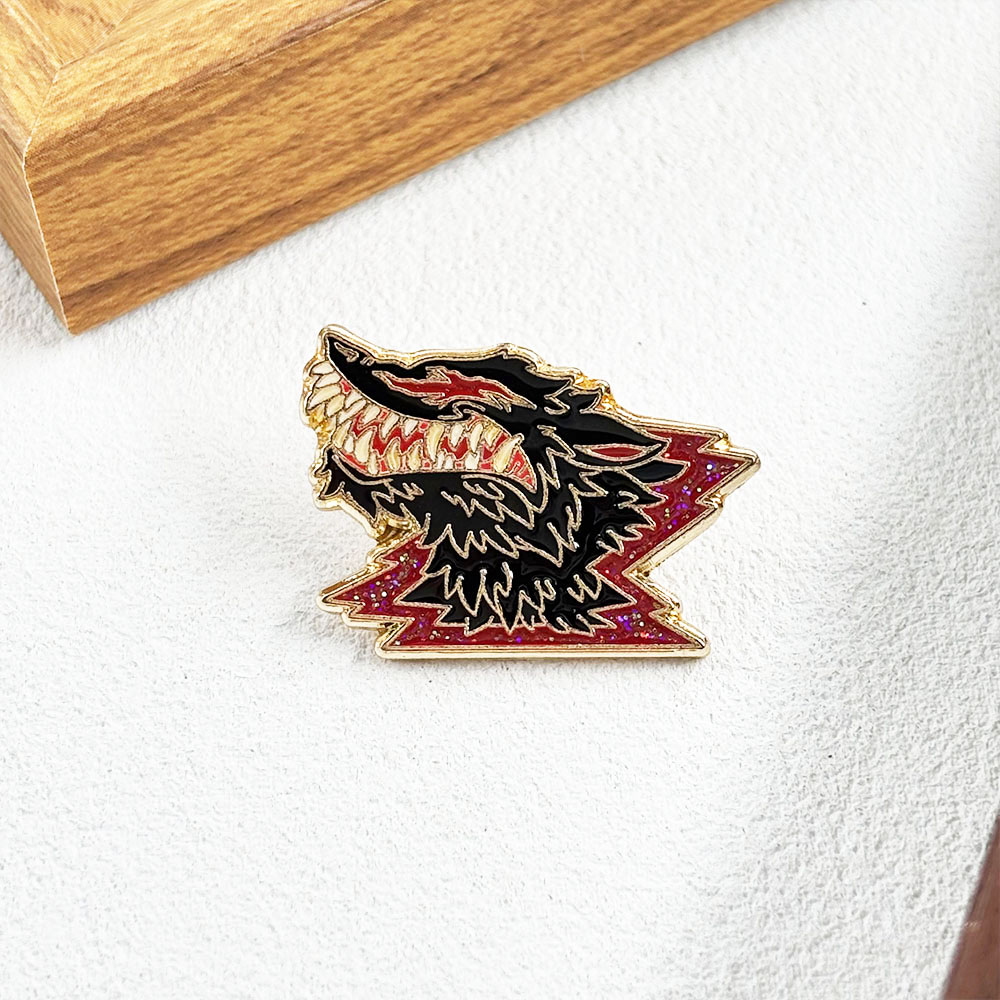 Fanged Wolf Metal Brooch, Dark - Vintage Collectible Clothing recensie en prijs
