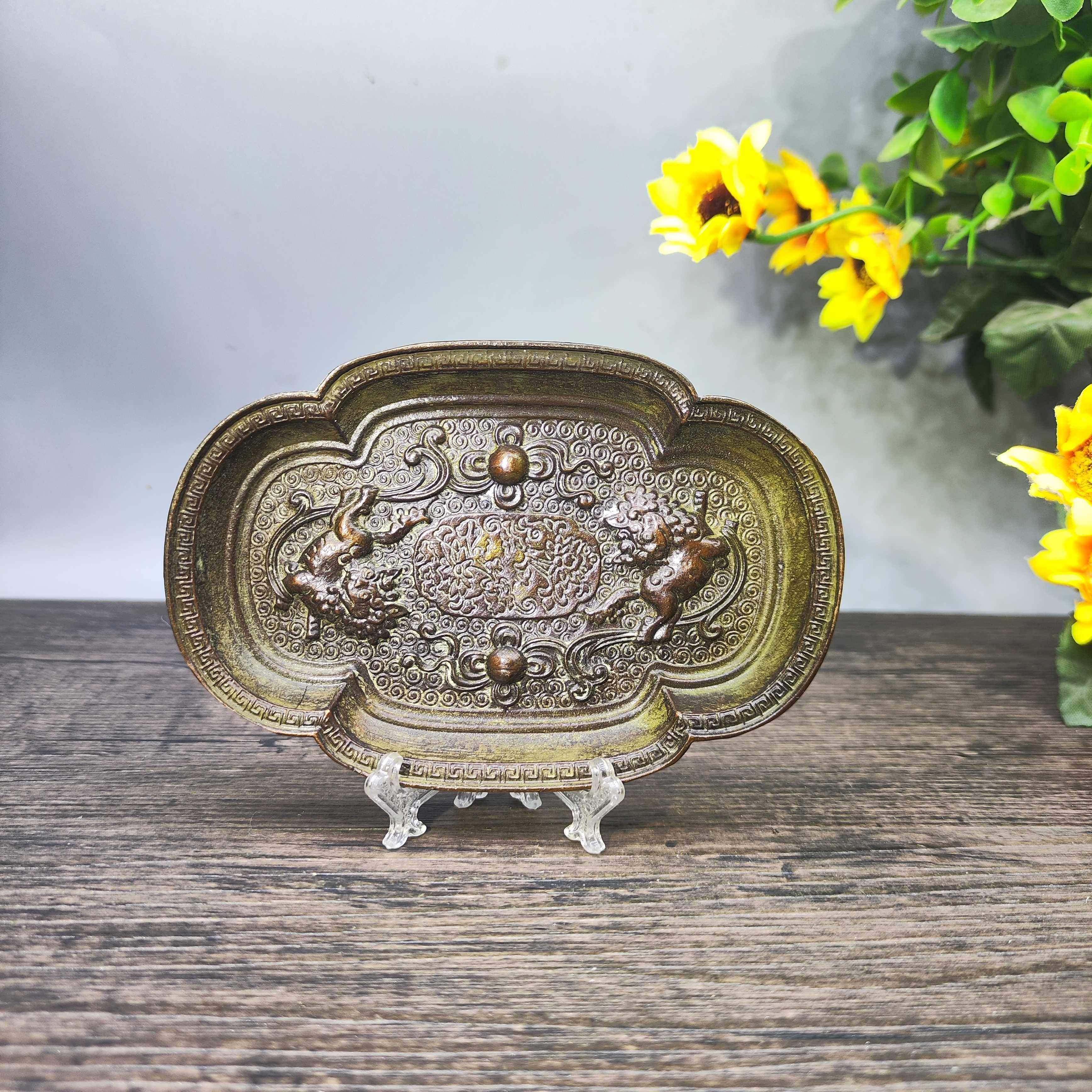 Vintage Brass Lion Playing Bal - Vintage Collectible Ashtrays recensie en prijs