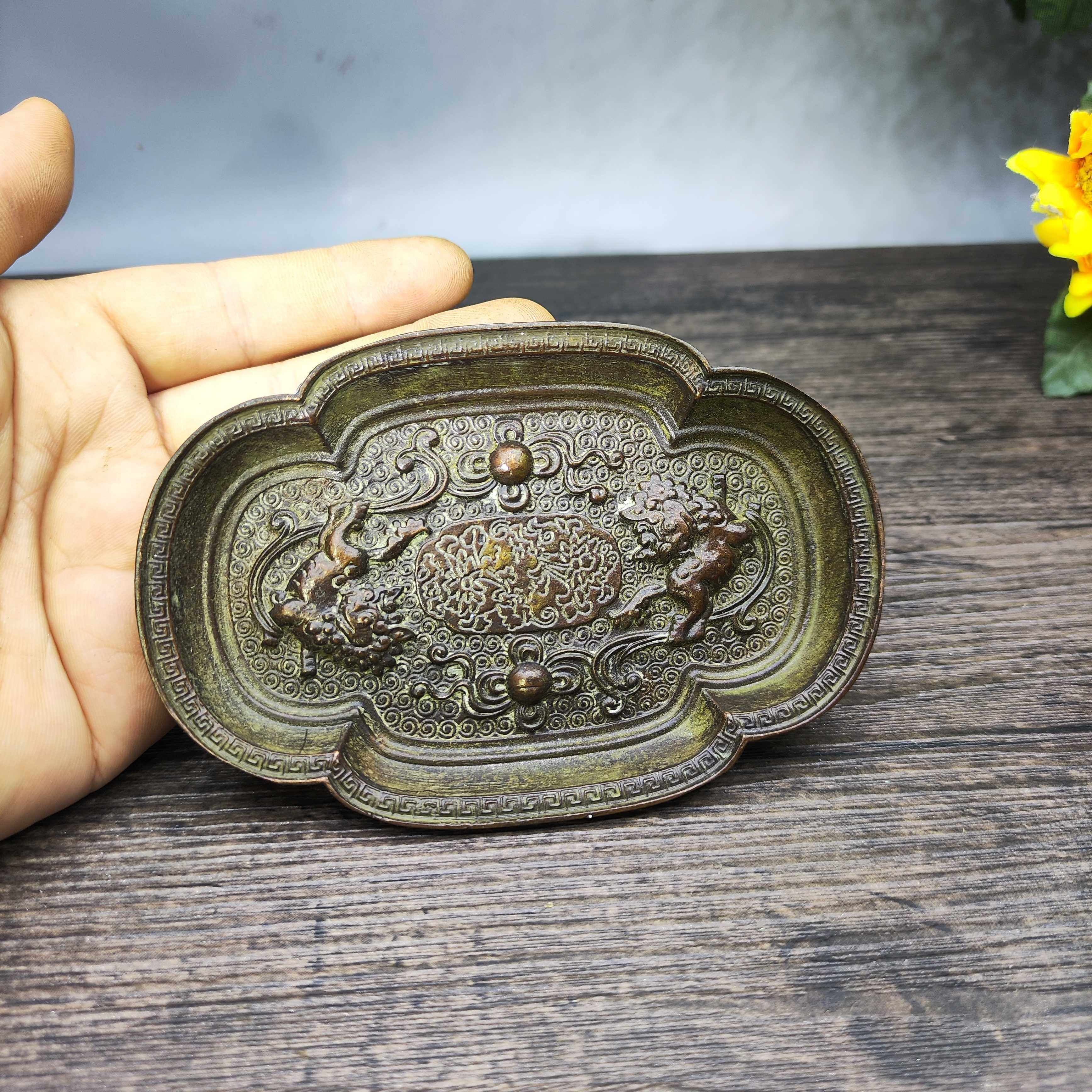 Vintage Brass Lion Playing Bal - Vintage Collectible Ashtrays recensie en prijs