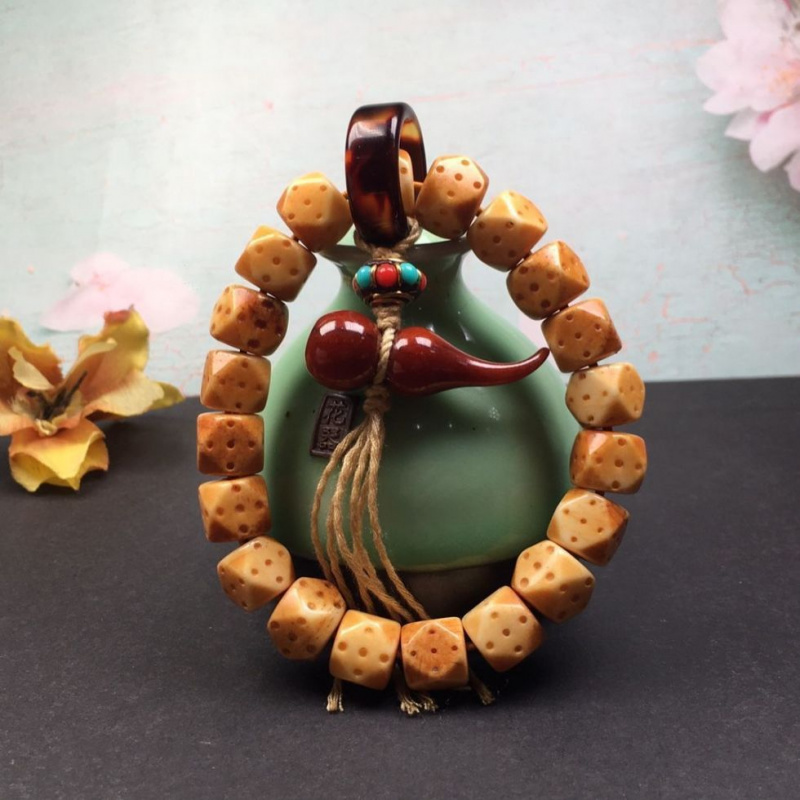 Bone Jadified Old Materials wi - Vintage Collectibles And More recensie en prijs