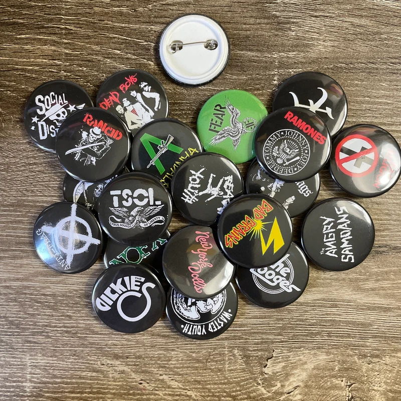 Vintage US Punk Rock Band Pinb - Collectible Vintage Brooches recensie en prijs