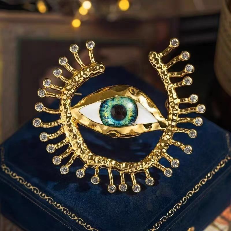 New Evil Eye Badges Cosplay An - Collectible Vintage Brooches recensie en prijs