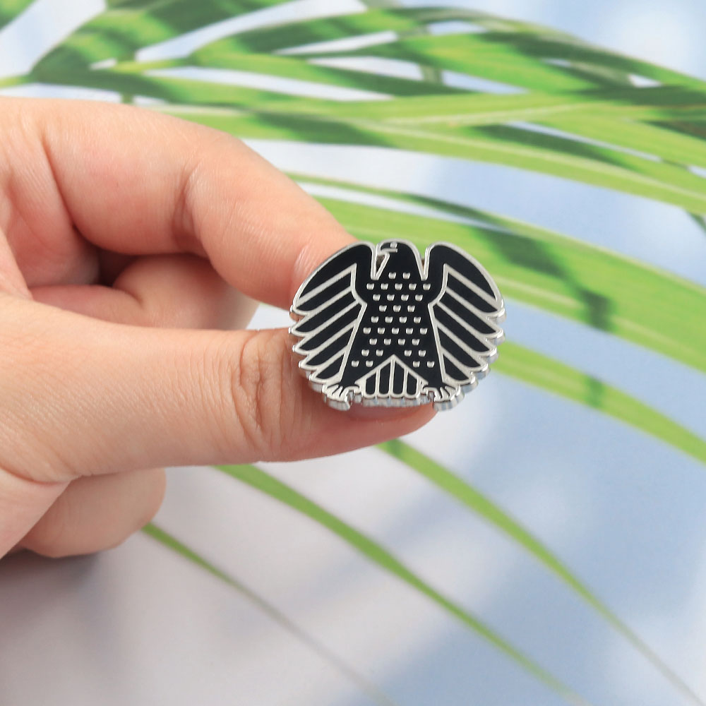 German Federal Black Hawk Broo - Collectible Vintage Brooches recensie en prijs